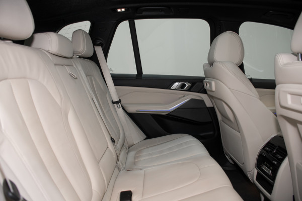 2020 BMW X5 M50i SUV Image 3