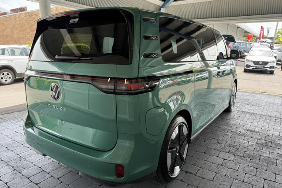 2024 MY25 Volkswagen ID. Buzz EB Pro BEV560 People Mover Image 6