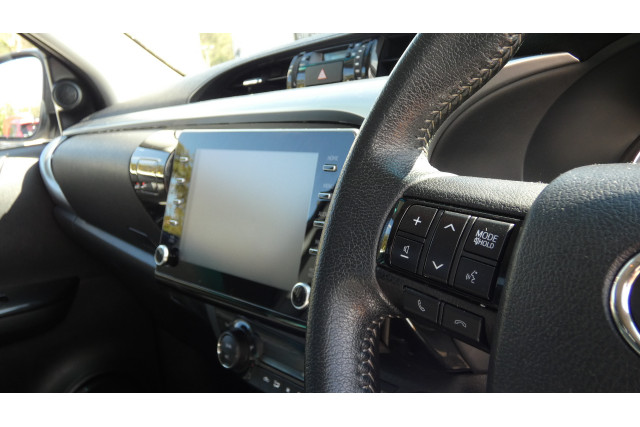 2021 Toyota HiLux GUN126R SR5 + PREMIUM INTERIOR 4X4 Ute Image 19
