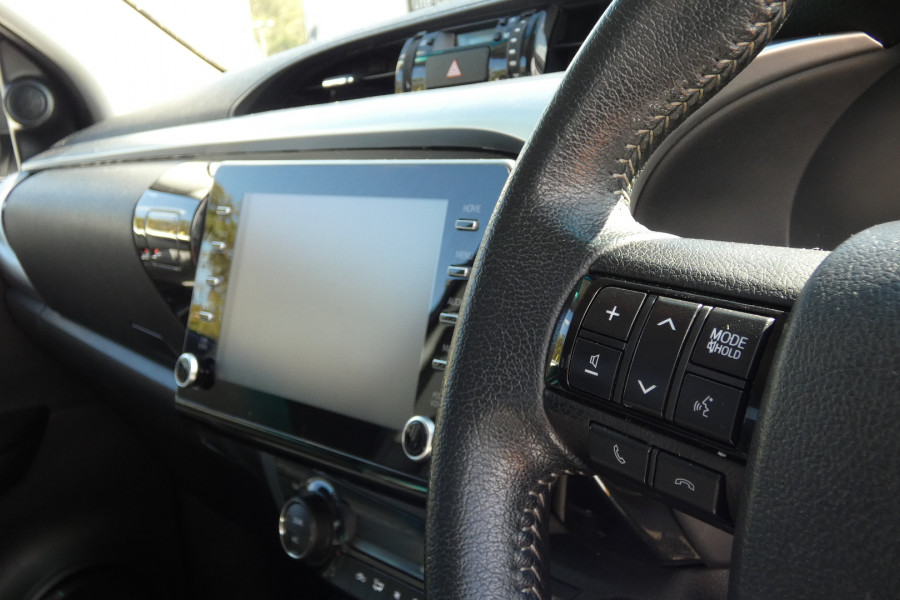 2021 Toyota HiLux GUN126R SR5 + PREMIUM INTERIOR 4X4 Ute Image 19
