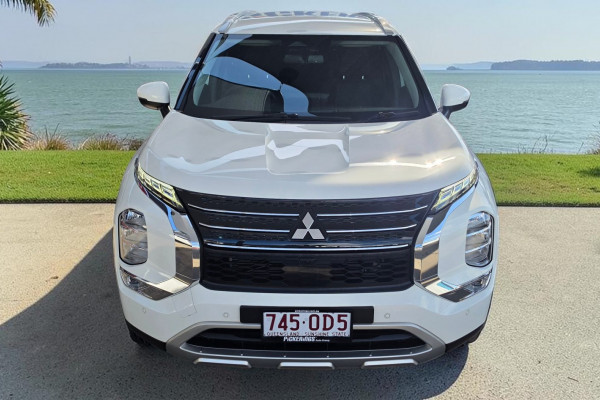2024 Mitsubishi Outlander ZM LS SUV Image 2