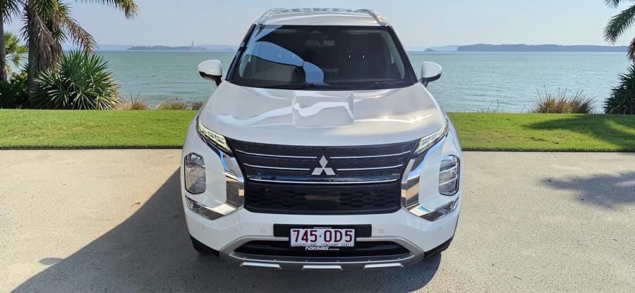 2024 Mitsubishi Outlander ZM LS SUV Image 2