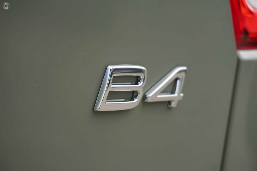 2025 Volvo XC40 XZ Plus B4 SUV Image 9