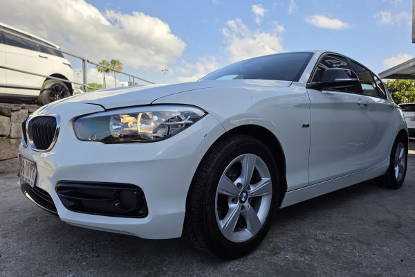 2016 BMW 1 Series F20 LCI 118i Sport Line Hatch Image 3