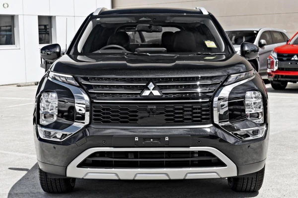 2025 MY24 Mitsubishi Outlander ZM Aspire SUV Image 2