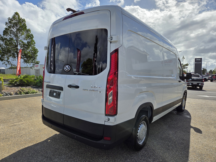 2026 LDV Deliver 9 Mid Roof LWB Van Image 3