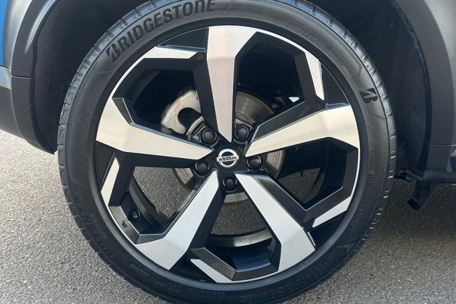 2021 Nissan F16 ST-L Hatch Image 13