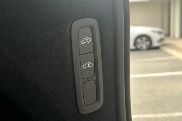 2026 Volvo XC90 L Series Black Edition SUV Image 8