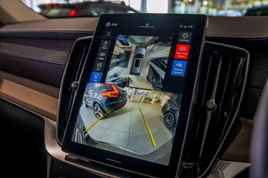 2026 Volvo XC90 L Series Plus B5 Bright SUV Image 11