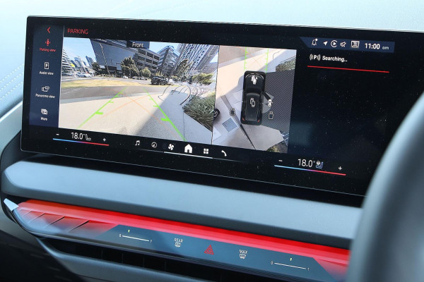 2025 BMW X3 G45 30e xDrive SUV image 13