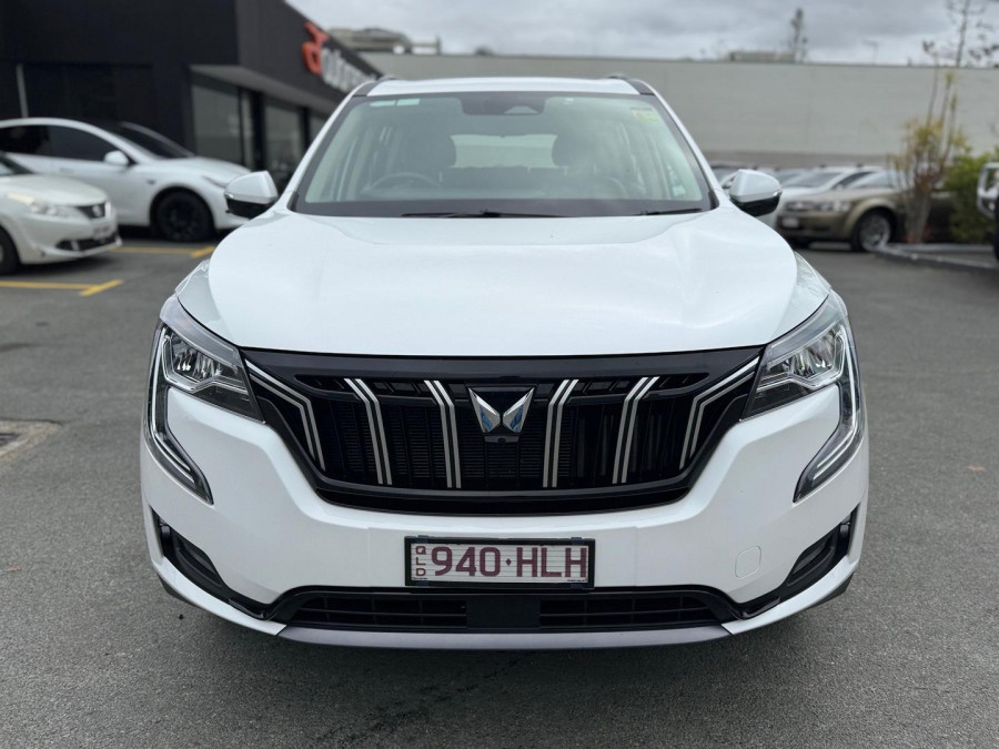 2025 Mahindra XUV700  AX7L SUV Image 3