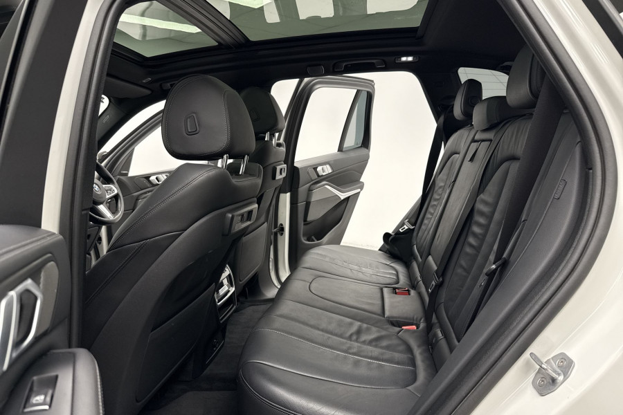 2018 BMW X5 G05 M50d SUV Image 13