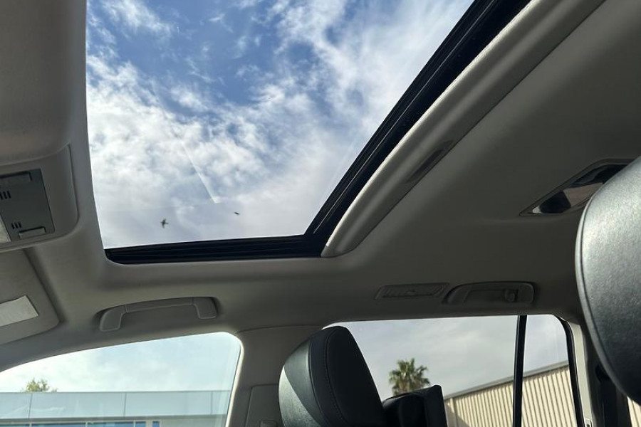 2020 Toyota LandCruiser VDJ200R Sahara SUV Image 14