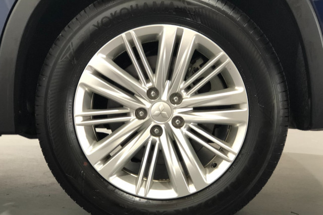2023 Mitsubishi Outlander ZM LS SUV Image 22