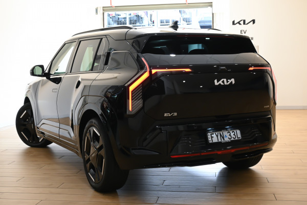 2025 Kia EV3 SV GT-Line SUV image 2