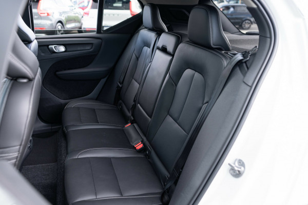 2025 MY26 Volvo XC40 XZ Ultra B4 Bright SUV Image 11
