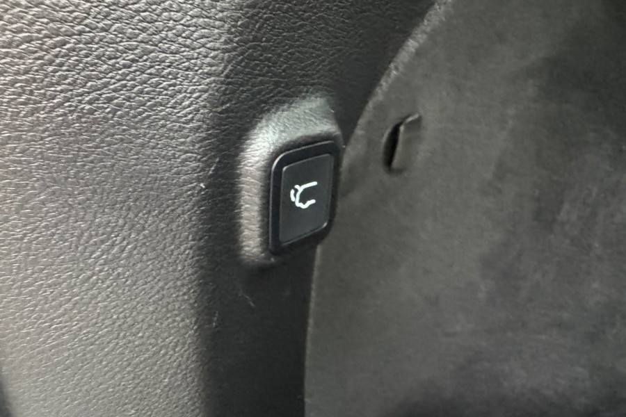 2021 Jeep Cherokee KL Limited SUV Image 21