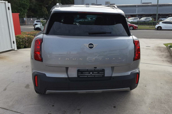 2024 MINI Countryman U25 C Classic Wagon Image 4