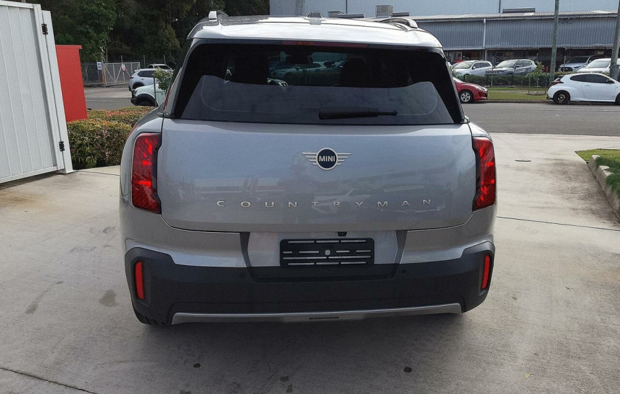 2024 MINI Countryman U25 C Classic Wagon Image 4