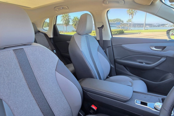 2026 MG MGS5 EV ZS3EM Essence 62 SUV Image 2