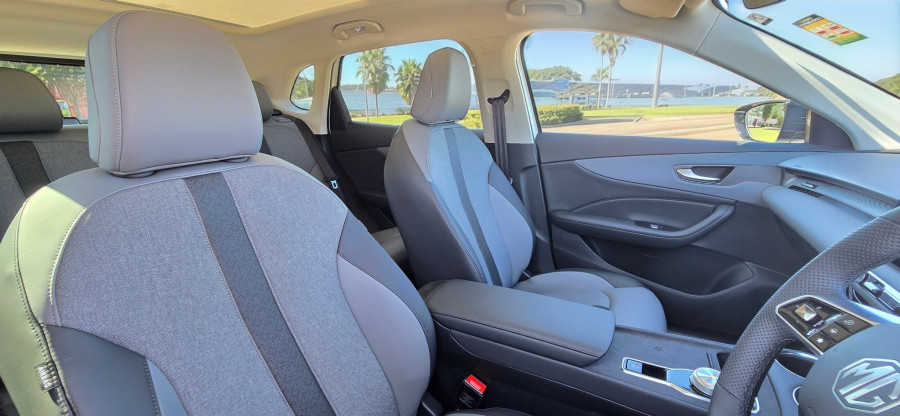 2026 MG MGS5 EV ZS3EM Essence 62 SUV Image 2