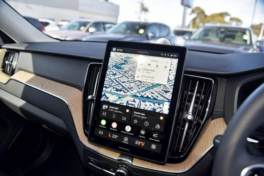 2025 MY26 Volvo XC60 UZ Ultra B5 Dark SUV Image 18