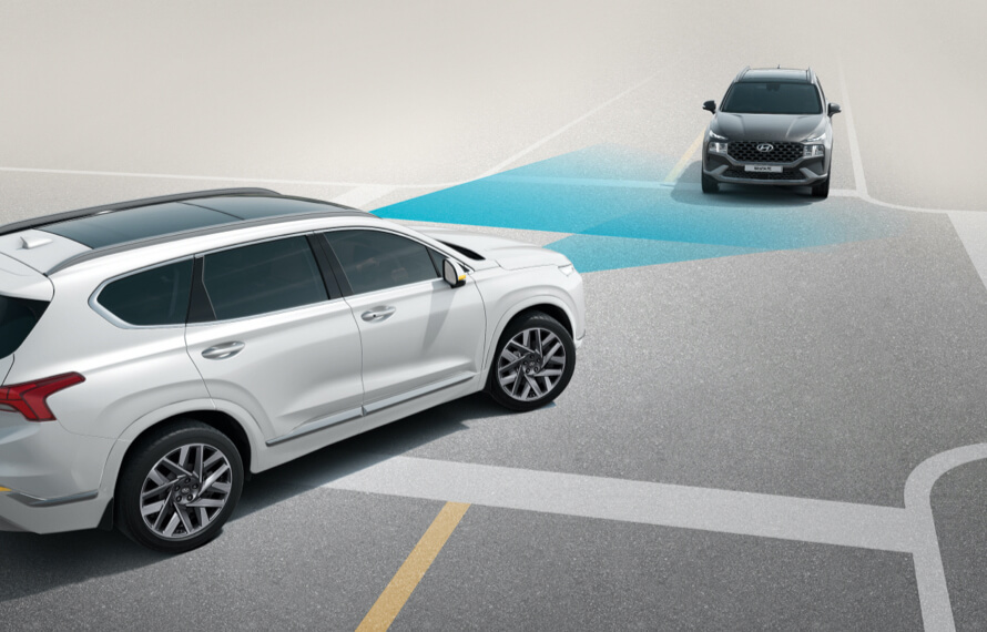 Santa Fe Forward Collision-Avoidance Assist - Junction Turning (FCA-JT).