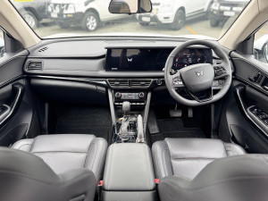 2025 Mahindra XUV700  AX7L SUV