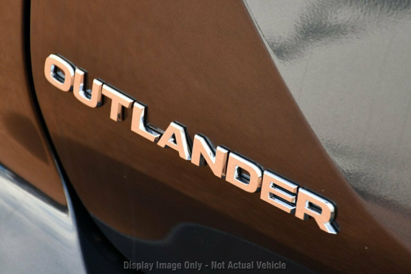 2026 Mitsubishi Outlander ZM Black Edition SUV Image 20