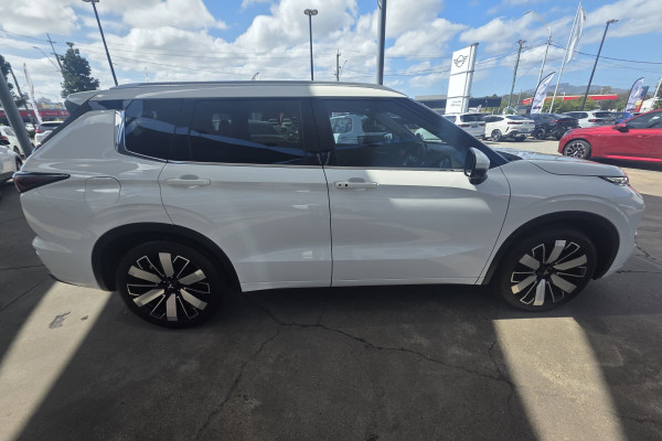 2025 Mitsubishi Outlander ZM Exceed SUV Image 8