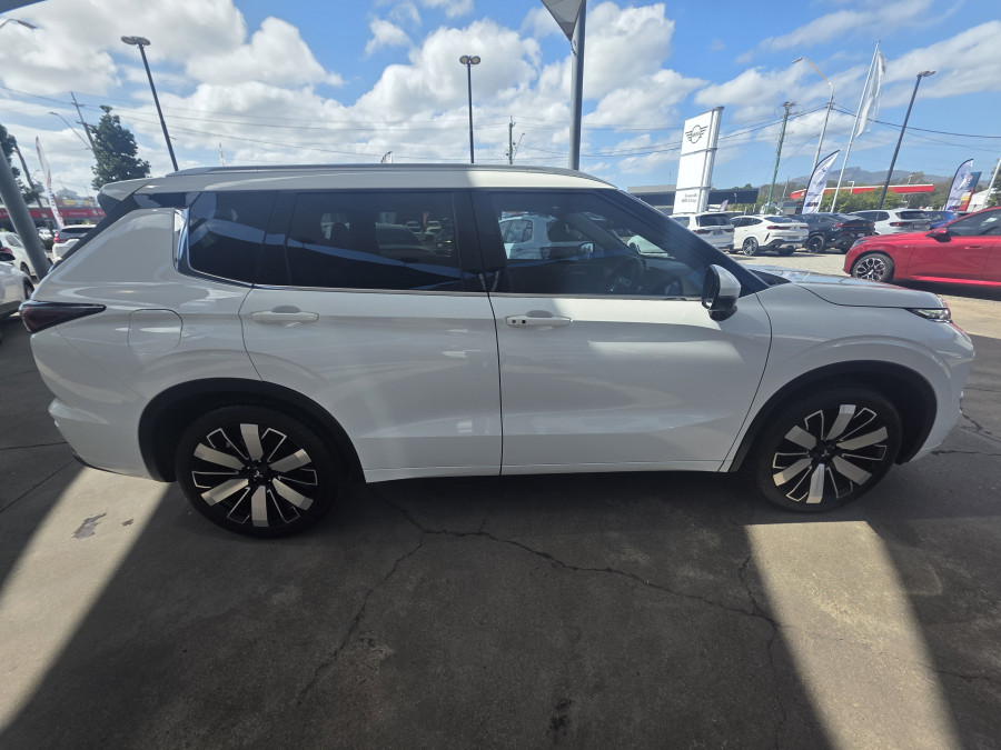 2025 Mitsubishi Outlander ZM Exceed SUV Image 8
