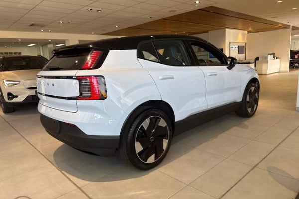 2026 Volvo EX30  Single Motor Extended Range Plus SUV Image 7