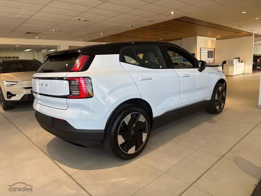 2026 Volvo EX30  Single Motor Extended Range Plus SUV Image 7