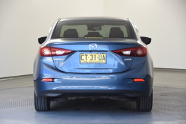 2017 Mazda 3 BN5238 SP25 Sedan Image 4