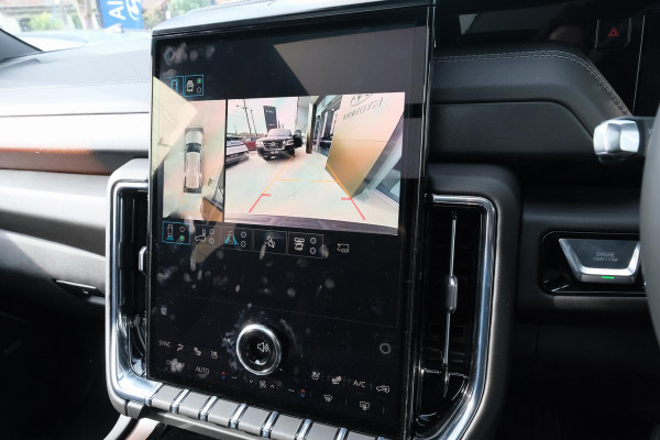2025 GMC Yukon T1 Denali SUV Image 9