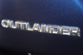 2014 Mitsubishi Outlander ZJ ES Suv