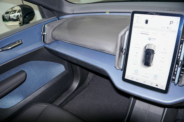 2025 Volvo EX30  Single Motor Extended Range Plus SUV Image 10