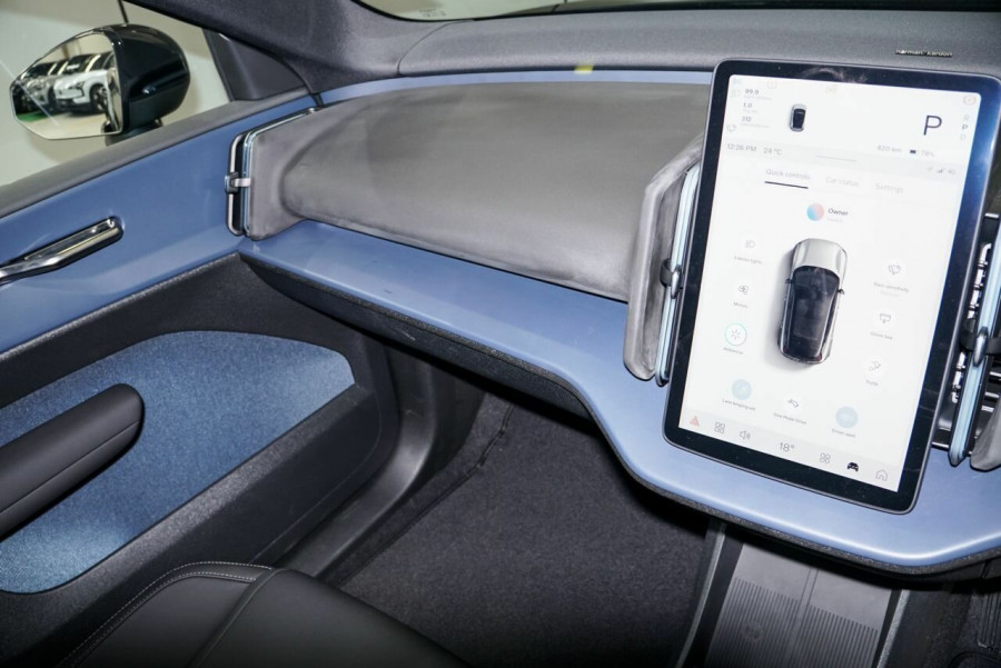 2025 Volvo EX30  Single Motor Extended Range Plus SUV Image 10