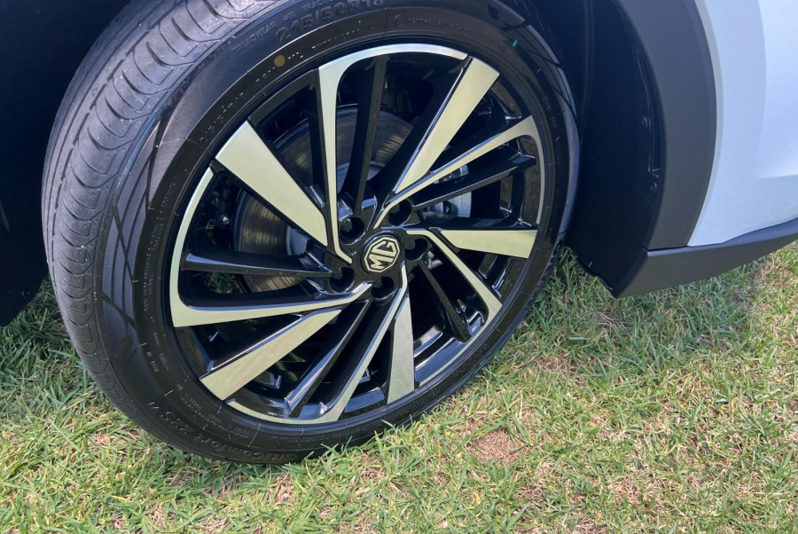 2024 MY25 MG ZS ZS32 Essence Hybrid+ SUV Image 6