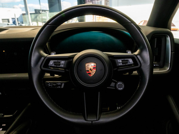 2023 MY24 Porsche Cayenne S SUV image 19
