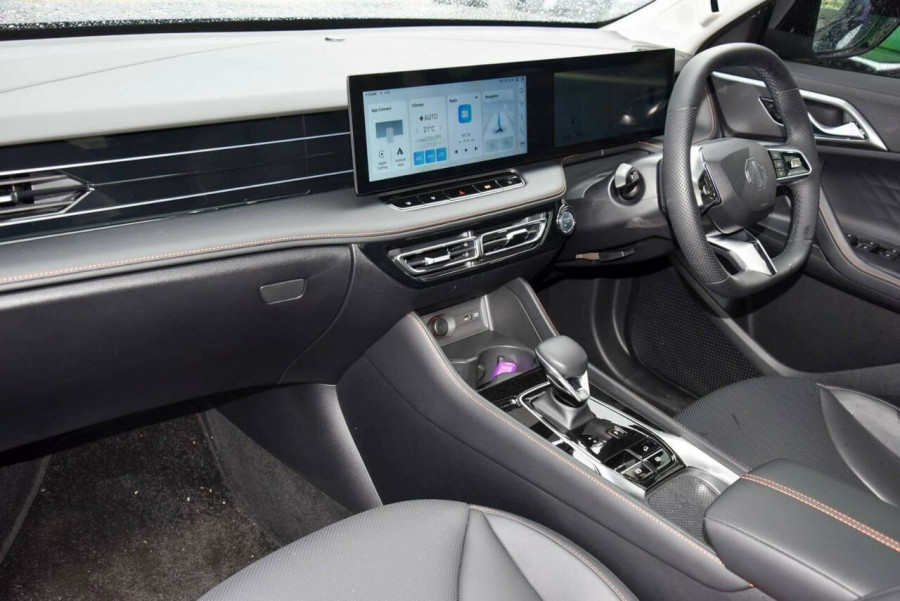 2024 MG HS SAS23 Essence SUV Image 15