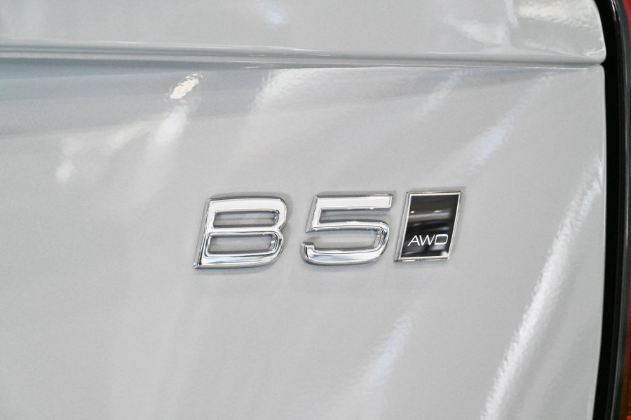 2026 Volvo XC90 L Series Ultra B5 Dark SUV Image 12