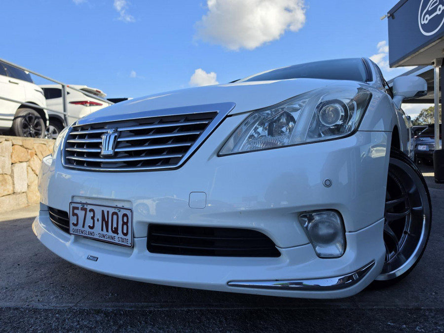 2012 Toyota Crown GRS202 Royal Saloon G Sedan Image 2