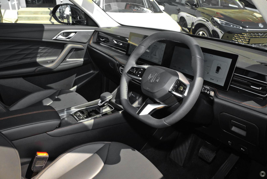 2025 MG HS AS33 Essence SUV Image 7