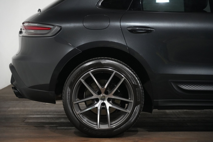2022 Porsche Macan SUV Image 6