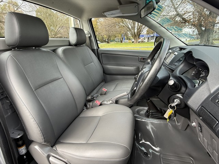 2015 MY14 Toyota HiLux WorkMate Single Cab Chassis Image 10