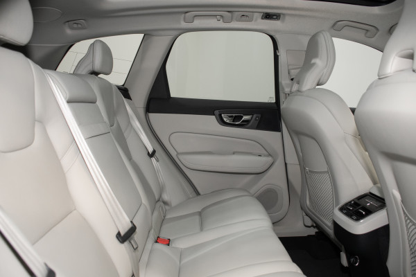 2020 Volvo XC60 UZ D4 Inscription SUV Image 3