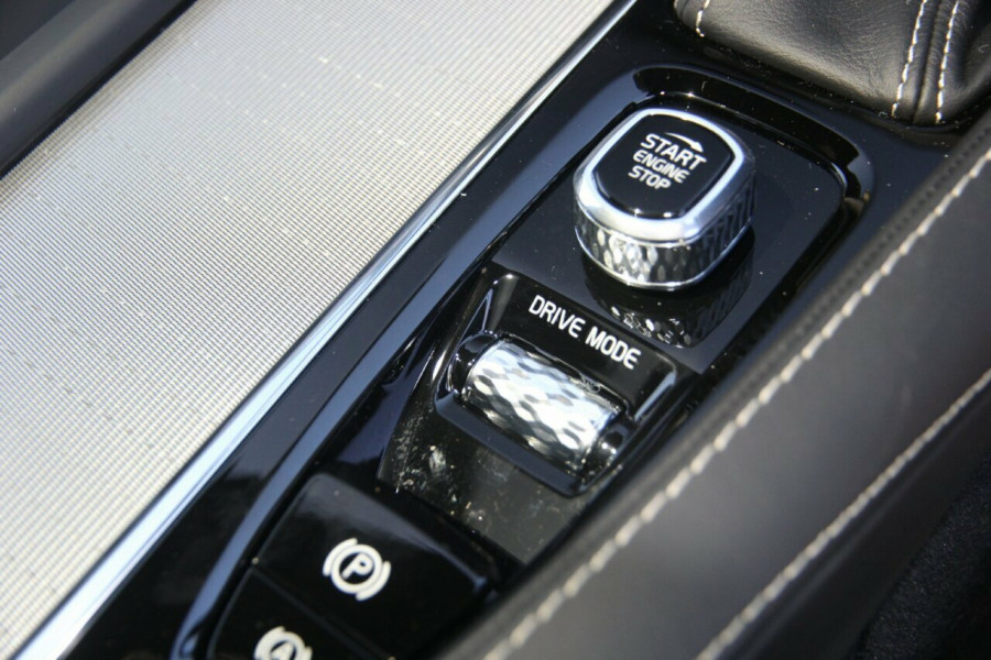 2020 MY21 Volvo XC60 UZ T6 R-Design Suv Image 16