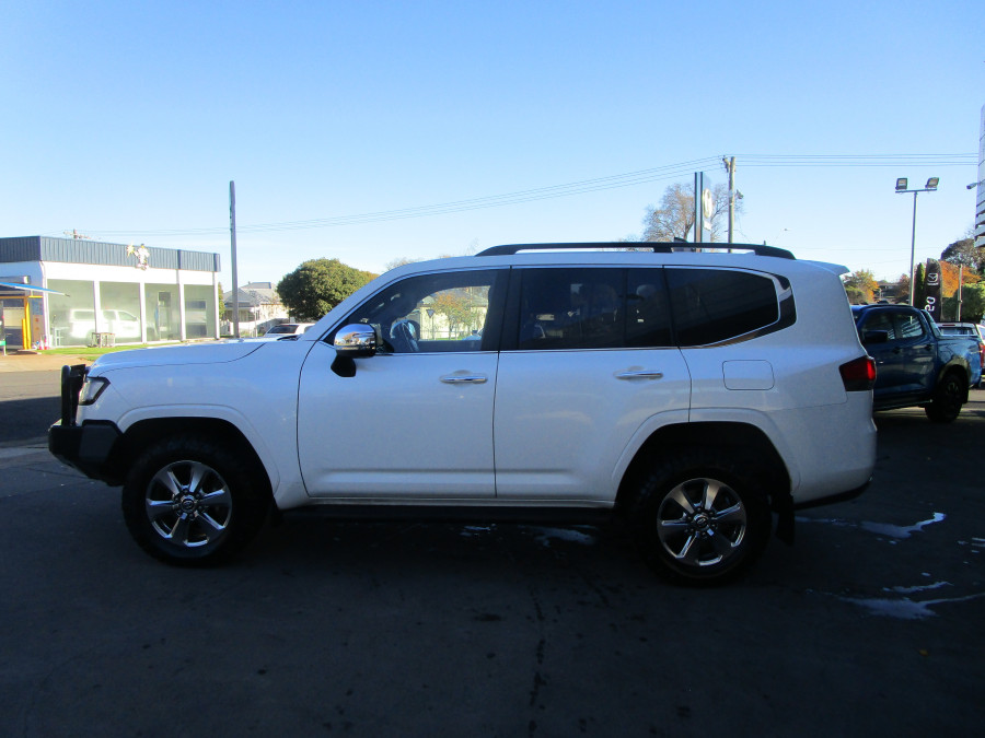 2021 Toyota LandCruiser 5E55190D0 Sahara Wagon Image 4