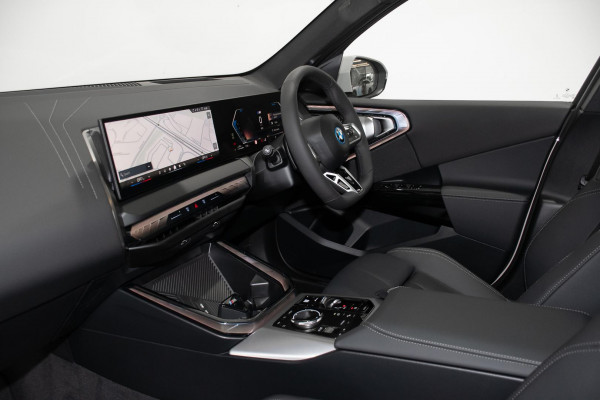 2026 BMW X3 G45 30e xDrive SUV image 8